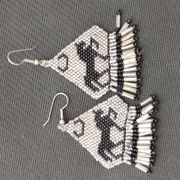 Unicorn handmade beaded earrings - Picture 3 of 3